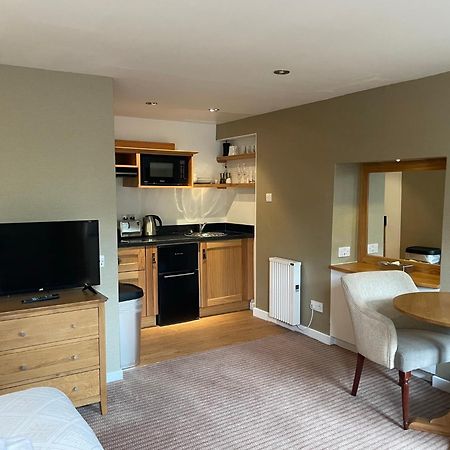 Yewfield Self Catering Apartments Хоуксхед Экстерьер фото