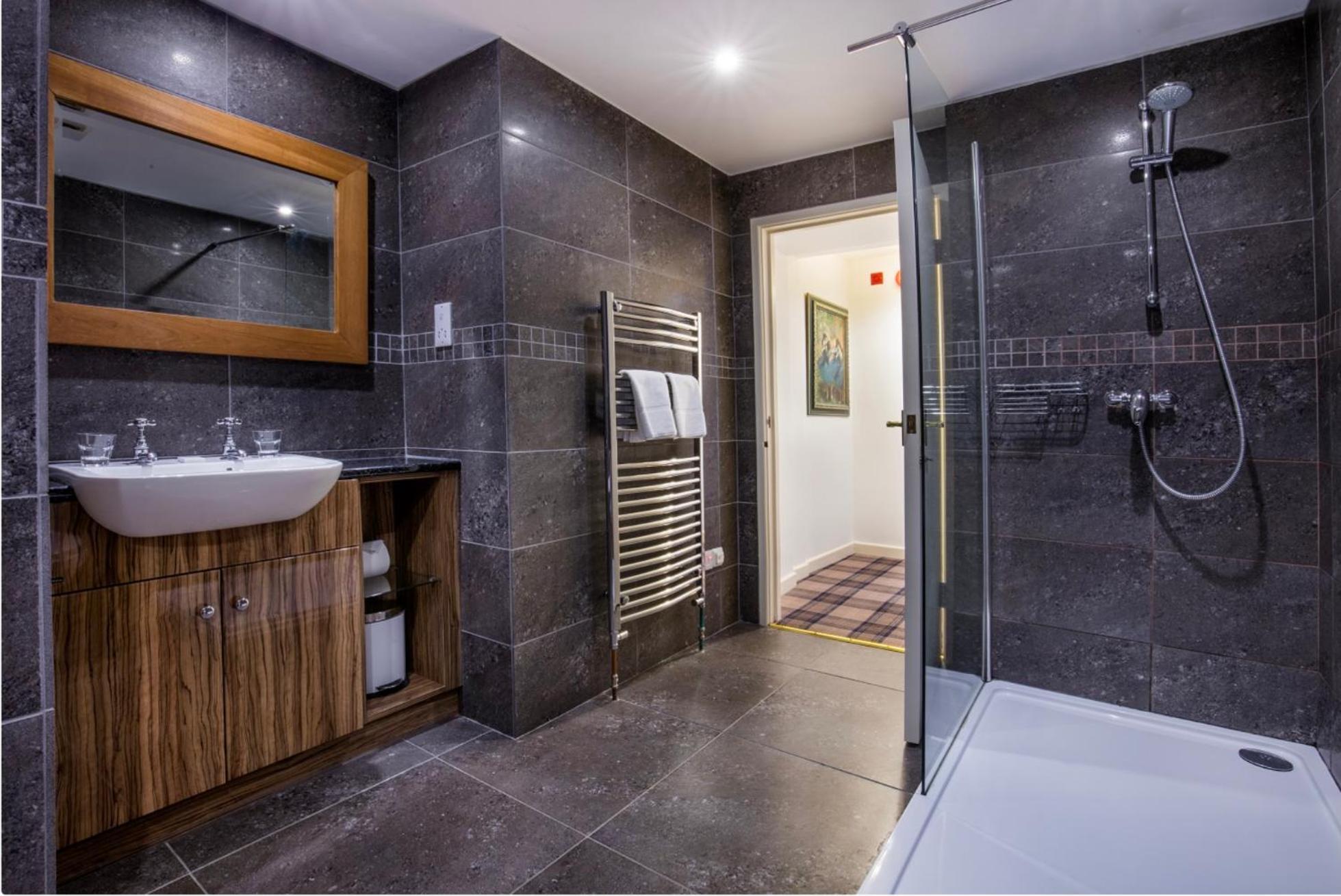 Yewfield Self Catering Apartments Хоуксхед Экстерьер фото
