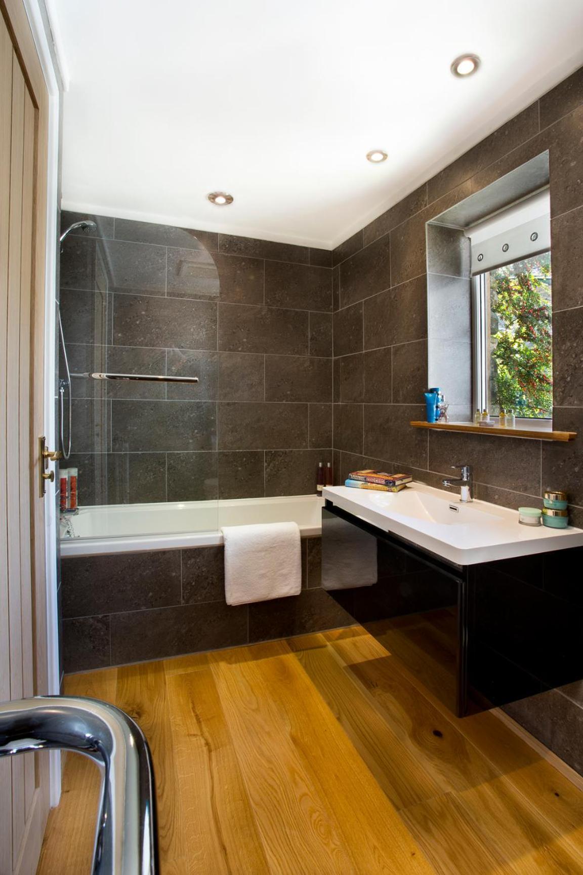 Yewfield Self Catering Apartments Хоуксхед Экстерьер фото